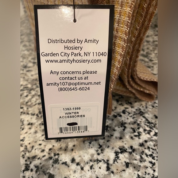 Women's Scarf with Hearts - Picture 8 of 8